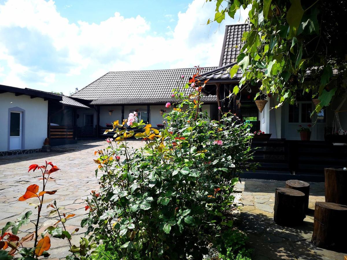 La Dory Appartement Satu Sugatag Buitenkant foto