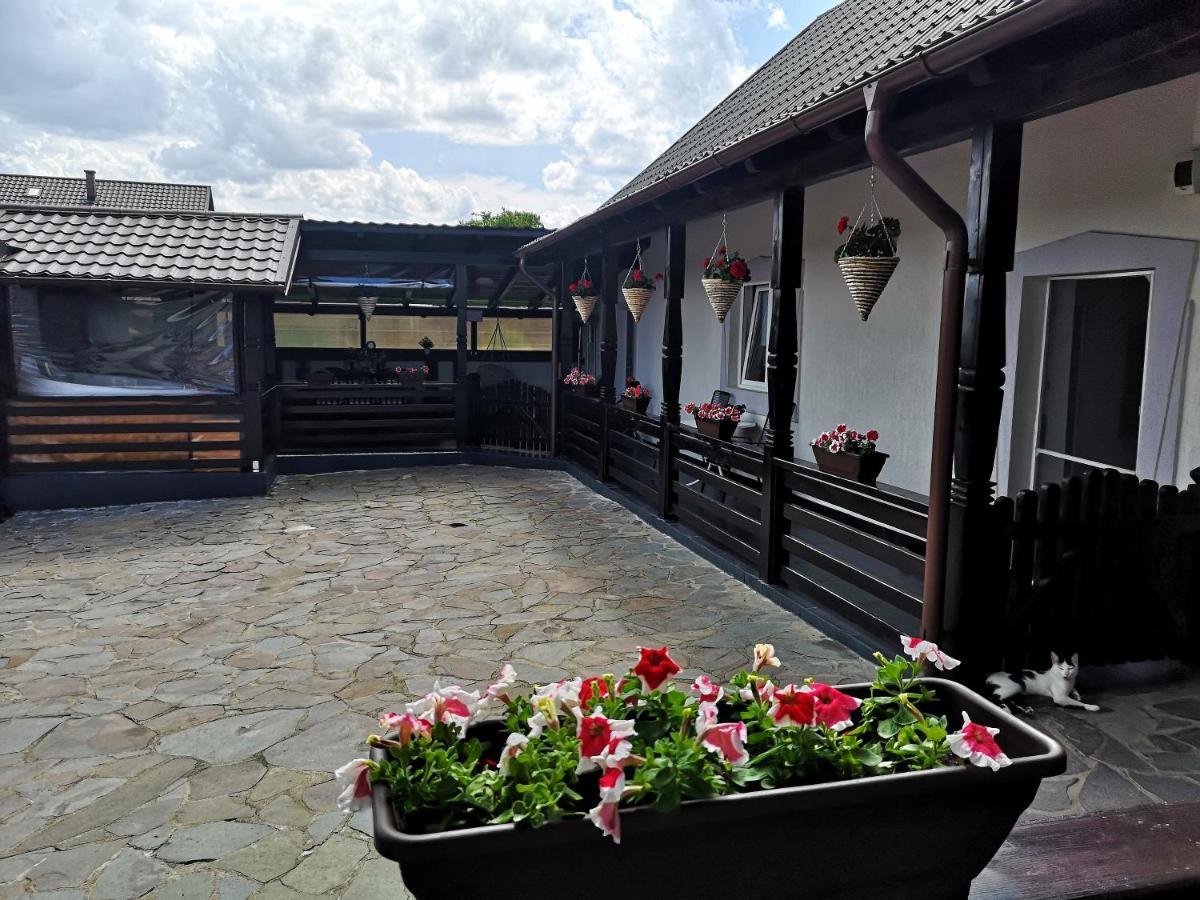 La Dory Appartement Satu Sugatag Buitenkant foto